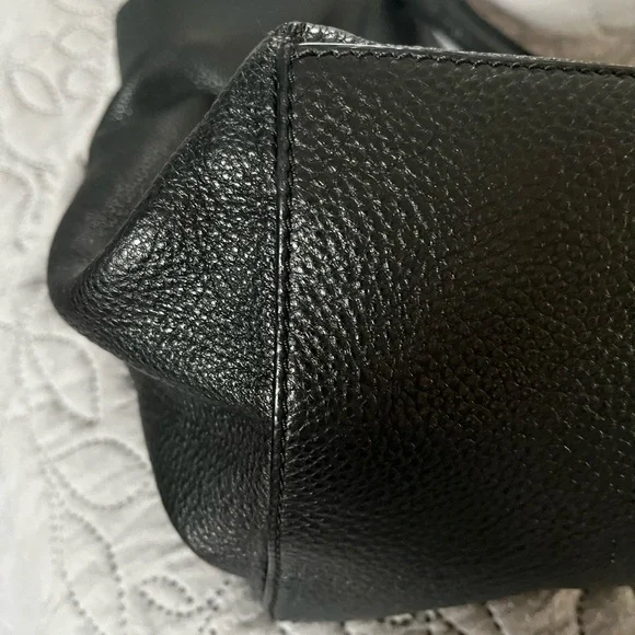 Tory Burch Black Pebbled Leather Double-T Shoulder Tote - Picture 6 of 8